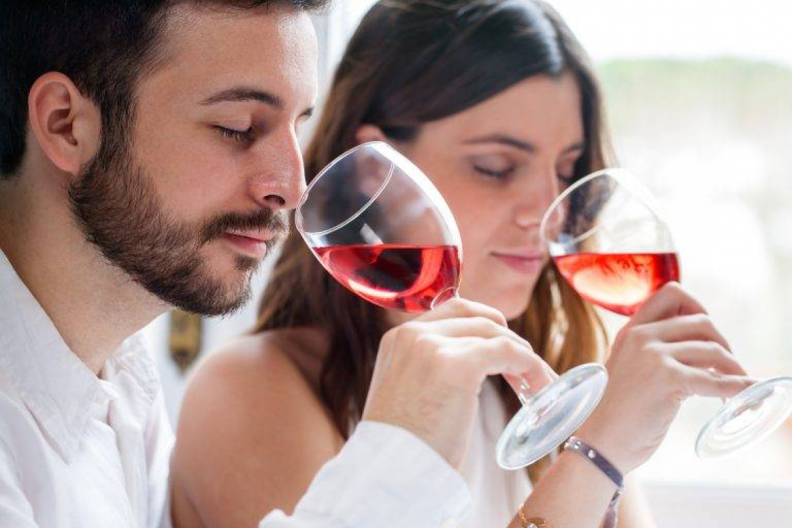 Wine tourism: more and more young people love visiting the cellar